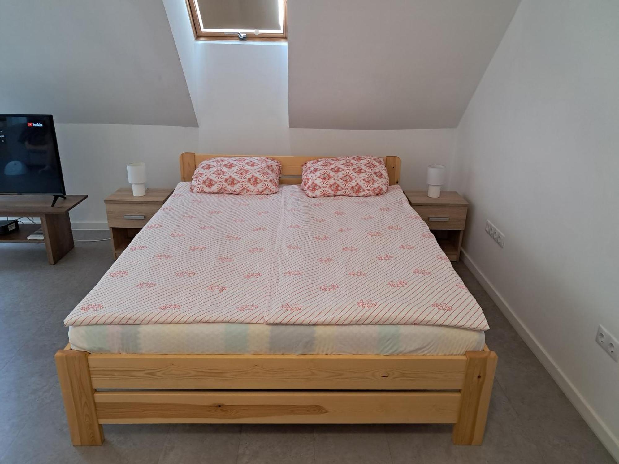 Atkacs Home Дьор Екстериор снимка